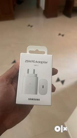 Its a samsung adaptor 25w brand new not even used