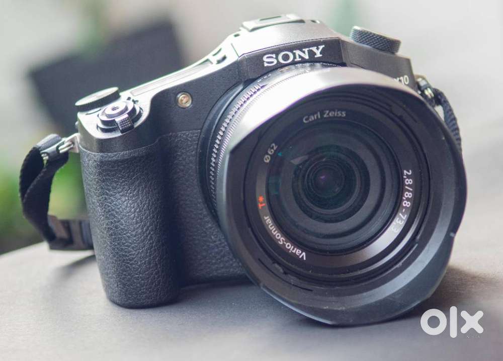 Sony RX10 DSLR with 24-200 f2.8 Lens Excellent Condition