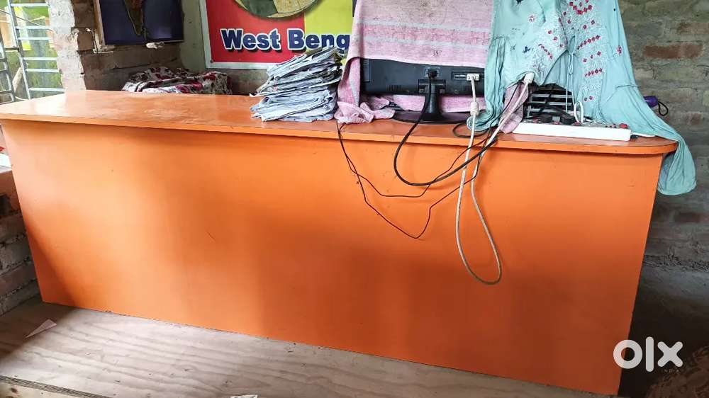 Laminated Wooden Table/Desk