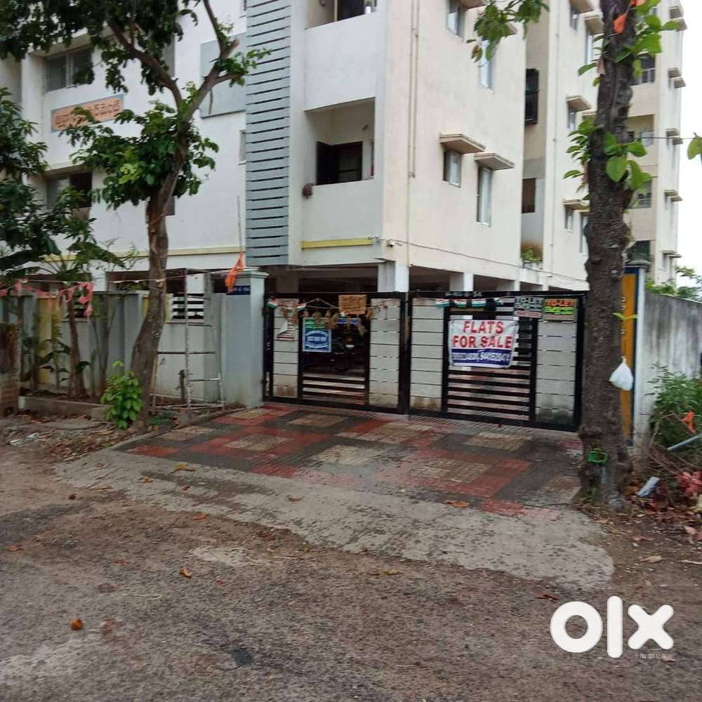 New Ready to move 2BHK 24Lakh 800 SFT Carrpet area pa