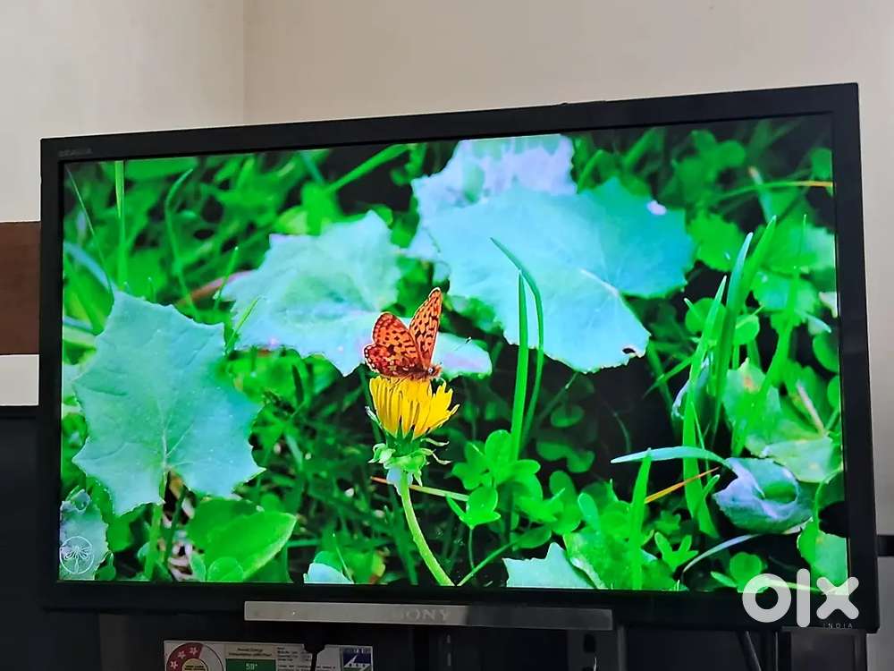 Sony 24inches full hd led tv not smar tv good condition