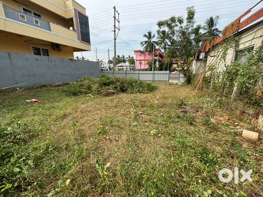 3600sft Eastfacing triplex villa for rent cubatic art gated community.