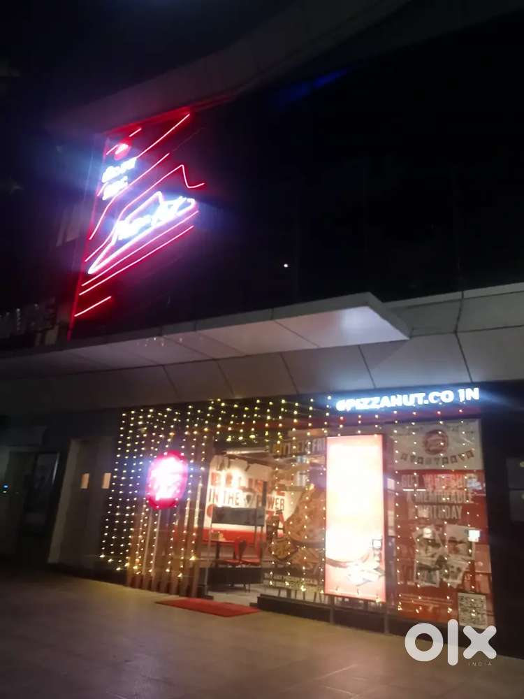 Pizza making and services