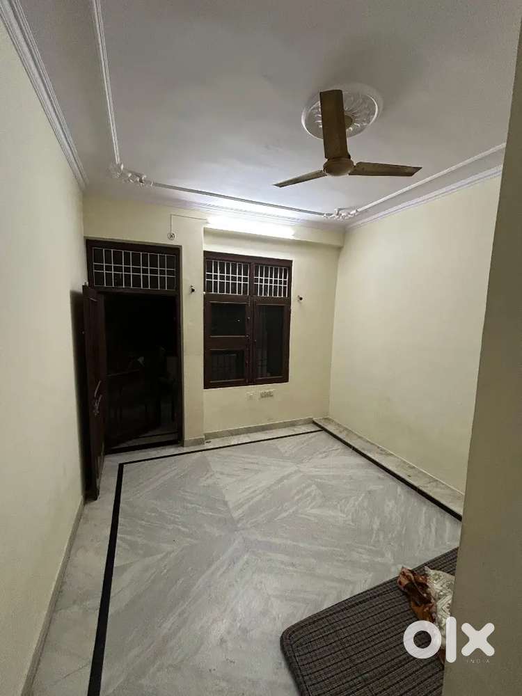 One room ( independent)and balcony and athech bathroom