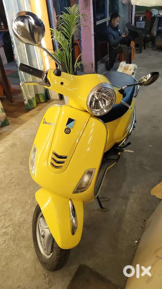 single handed used vespa 125