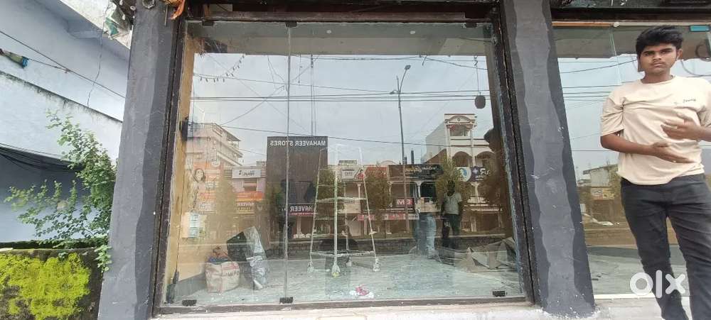 Shop display glass