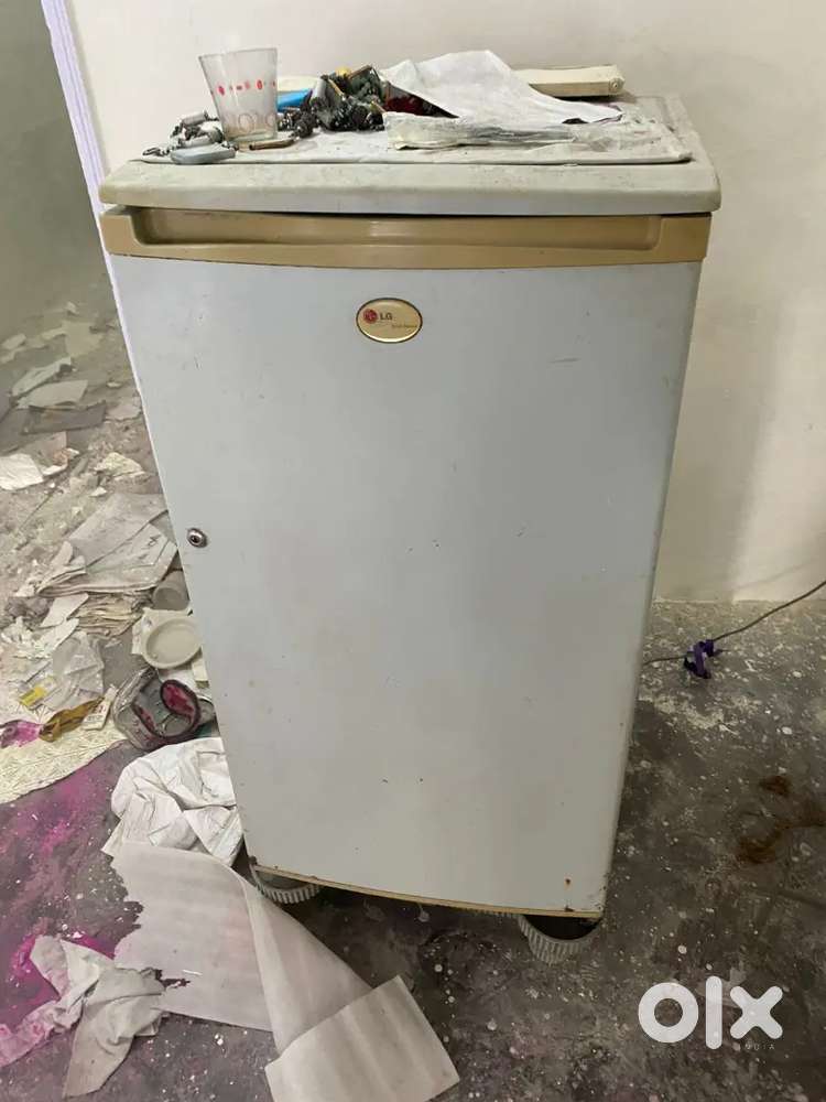Old fridge sale LG company 2000