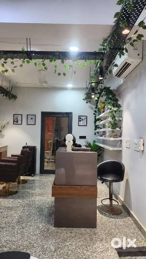 Salon setup for sale , shop is on rent