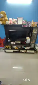 Tv Unit with 7 different compartments