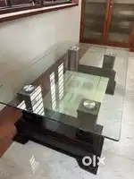Center table for sale, excellent condition