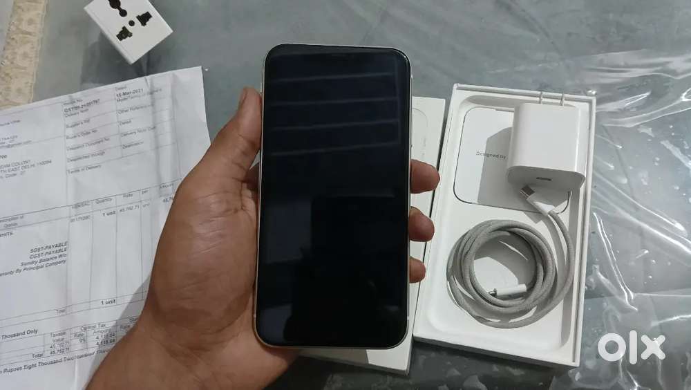 iPhone 11 white storage 64 gb