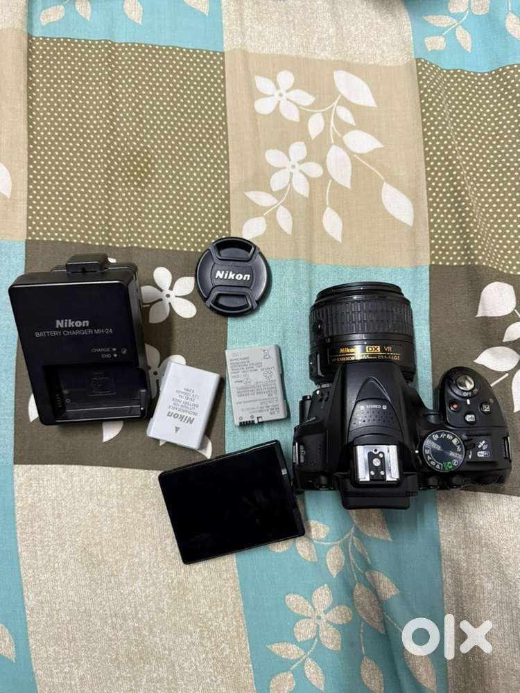 Nikon D5300 with extra battery