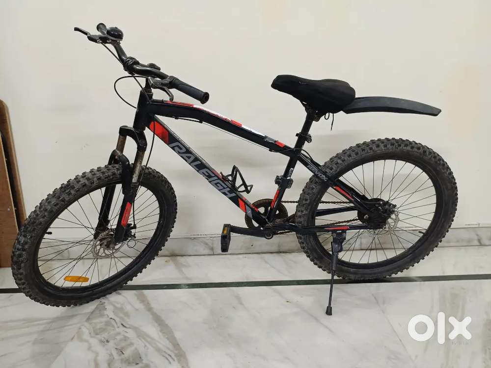 Hero fat tyre cycle with disk brakes