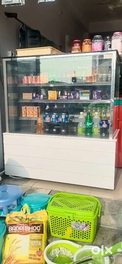 Deep fridge and display fridge