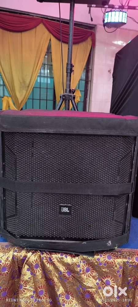 Speaker box Jbl stx  bass model 18inch Good condition 2box