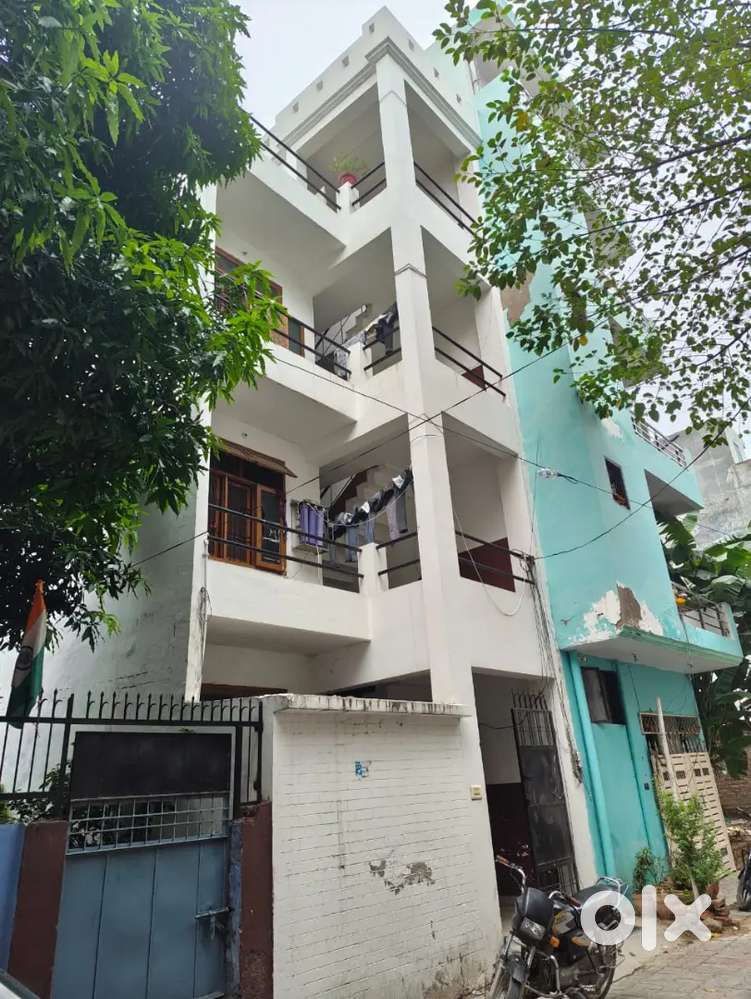 PG , 40000 rent recieving, 11 rooms , 9 bathroom, Gomti Nagar Lucknow