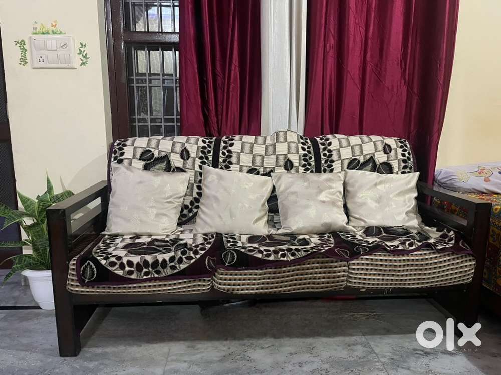 Solid wooden 5 seater sofa set