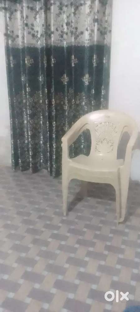 Makan sale karna h 10/40sqfit