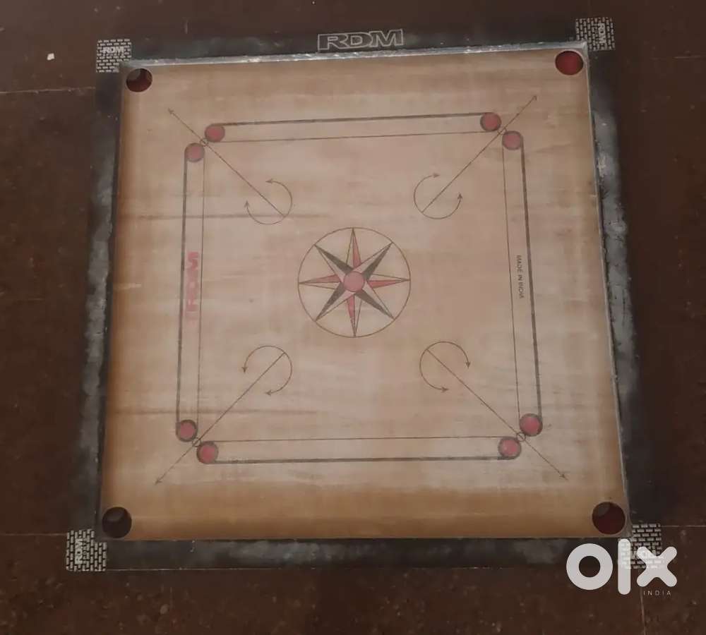 Carrom board