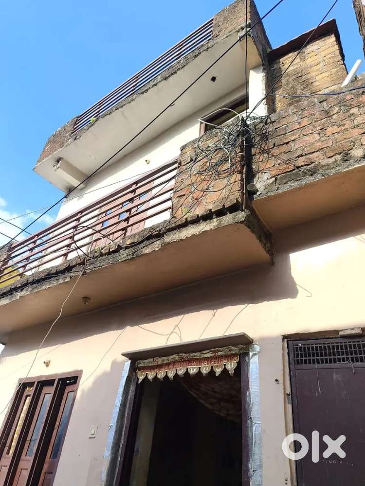 कोर्ट परिसर मंदसौर से 300 मीटर दूरी पर दो मंजिला पक्का मकान बेचना है