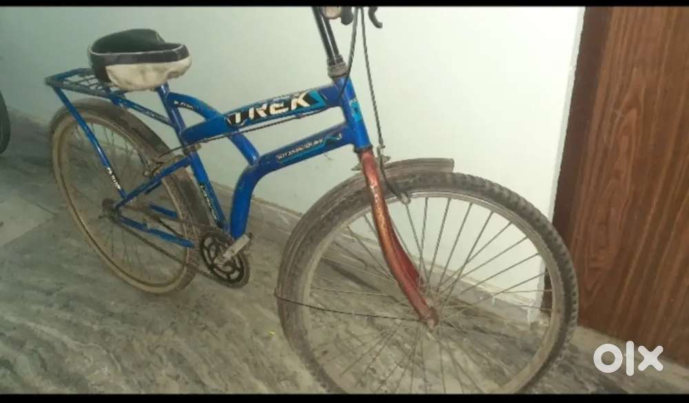 BRAND:- TREK , AGE GROUP:- 5 TO 45 YEARS FOR OLD ,COLOUR :- DARK BLUE