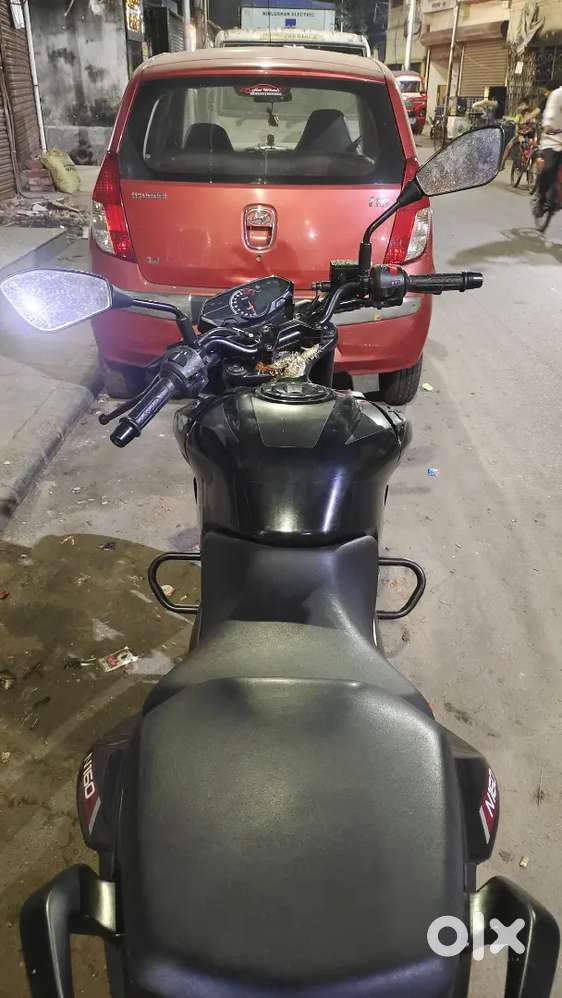 Bajaj pulser n160.price-80,000