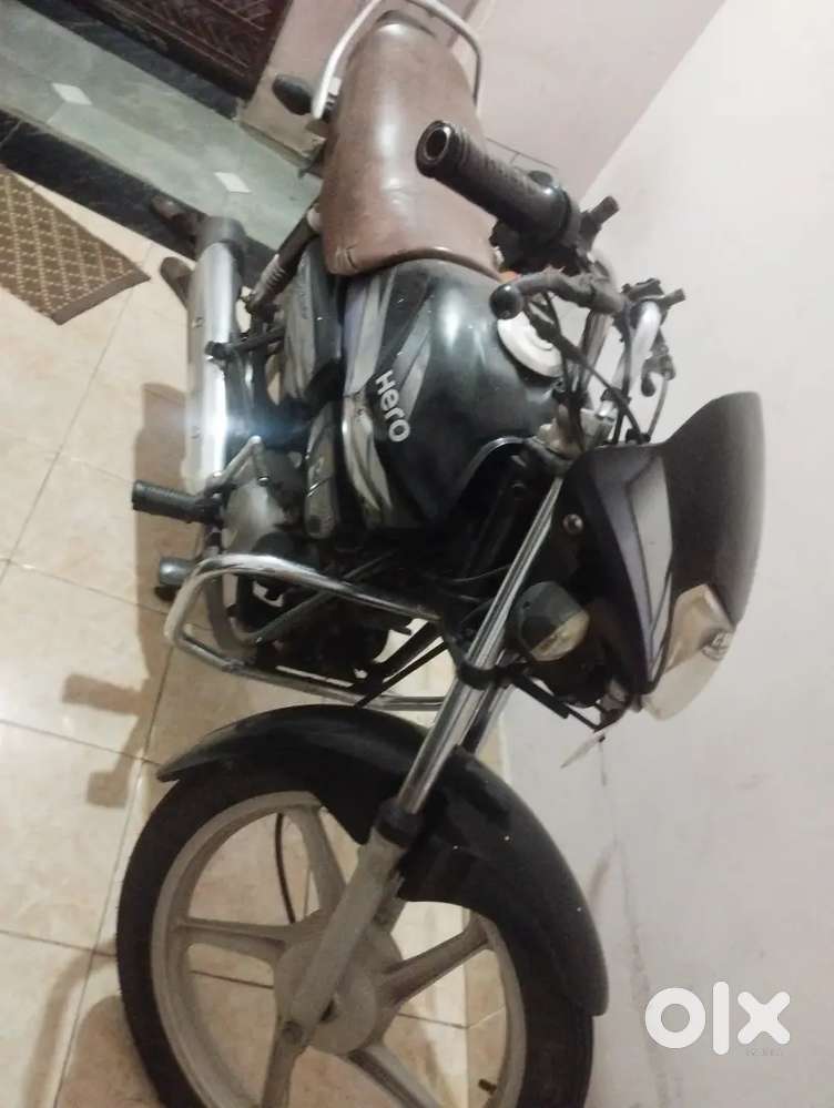 Hero CD DELUXE SELF START IN RUNNING CONDITION