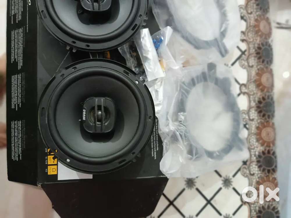 D base car door speakers new condition 320 watt each coaxial speakers