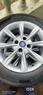 Ecosport alloys with tyre