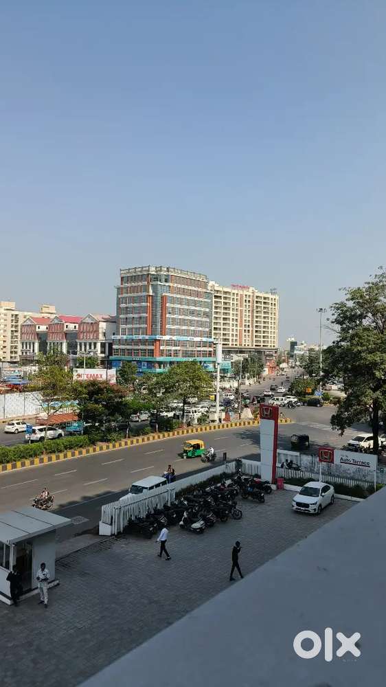 Looking for a roommate to share a 1 BHK/RK flat