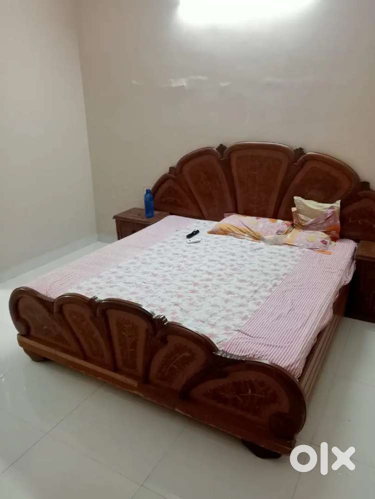 Premium ground floor independent with  & AC – SEPARATE bathroom