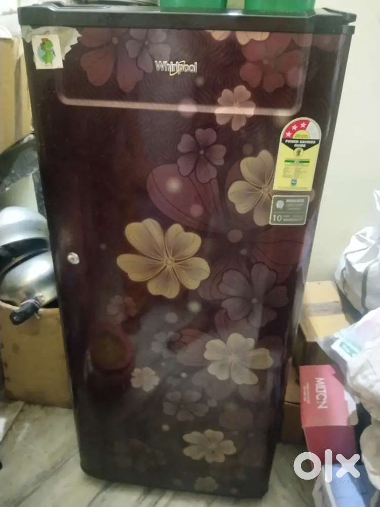 5 years old refrigerator want sell