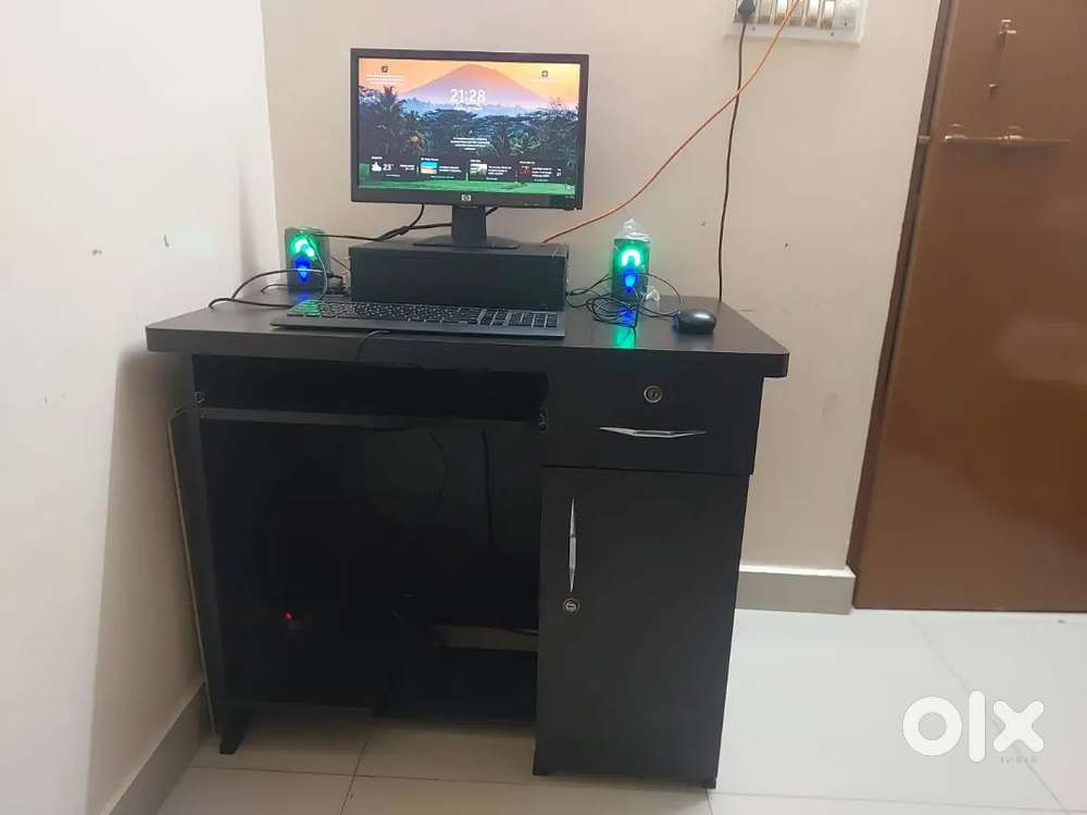 Computer set and table for sale.