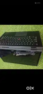 Lenovo ThinkPad X1 yoga 
CPU i7 8th gen 
Ram 16 GB 
SSD 256 GB