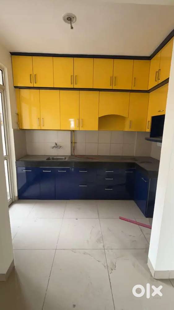 2,BHK SEMI FURNIFLAT FOR RENT IN  EXECUTIVE FLOOR NH 24 GHAZIABAD