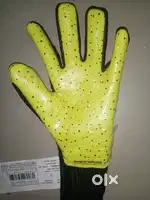 Goalkeeper gloves