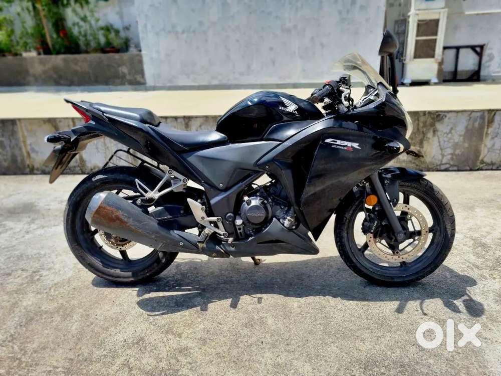 HONDA CBR 250RR OF MODEL 2015