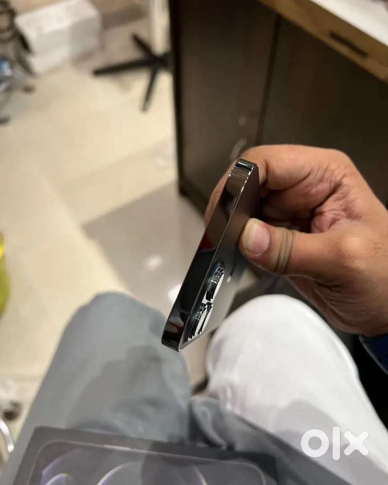 I phone 13 pro under warranty good condition