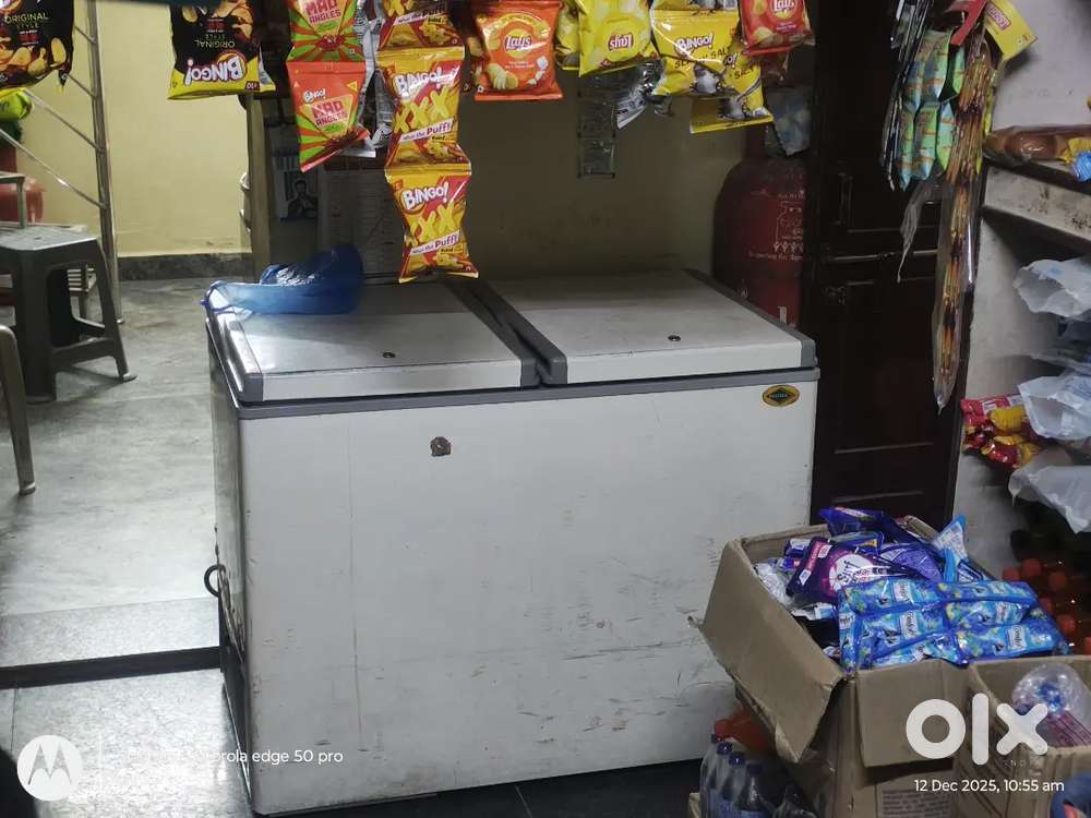 Fridge for cooling ice creams