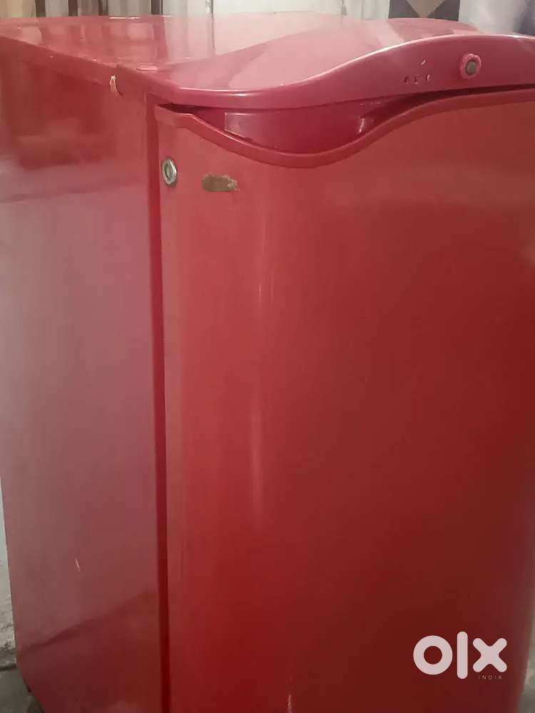 Godrej refrigerator R290/R600a .GROSS VOL-180 litres S.R NO =307812