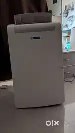 1 Ton bluestar AC for sale