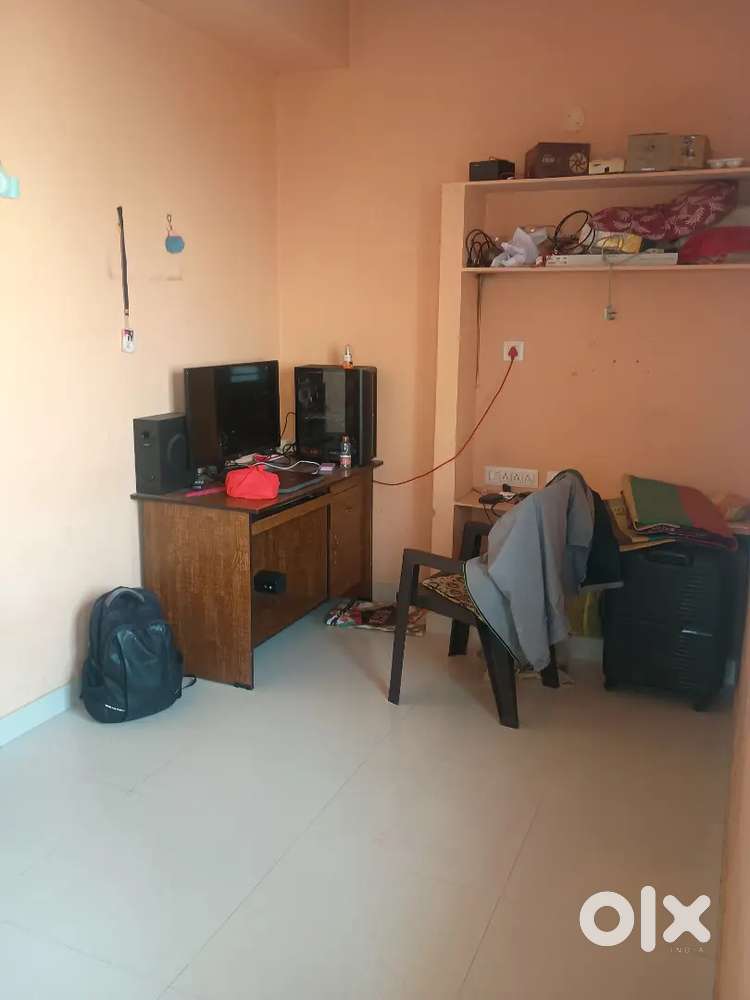 Looking for female Roommate Sharing (I am boy Sharing Female Roommate)