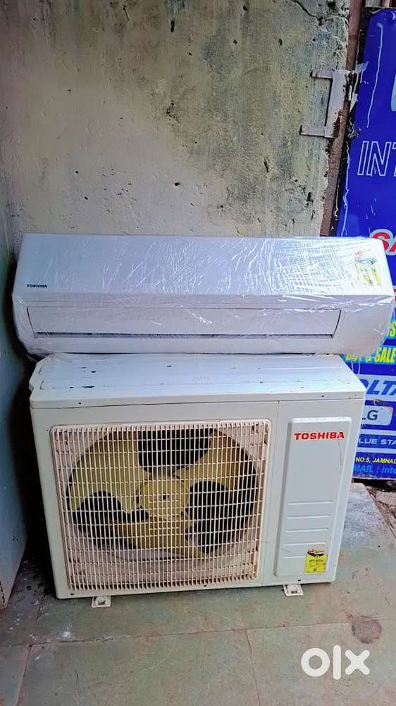 We are dealing branded second hand split Ac
