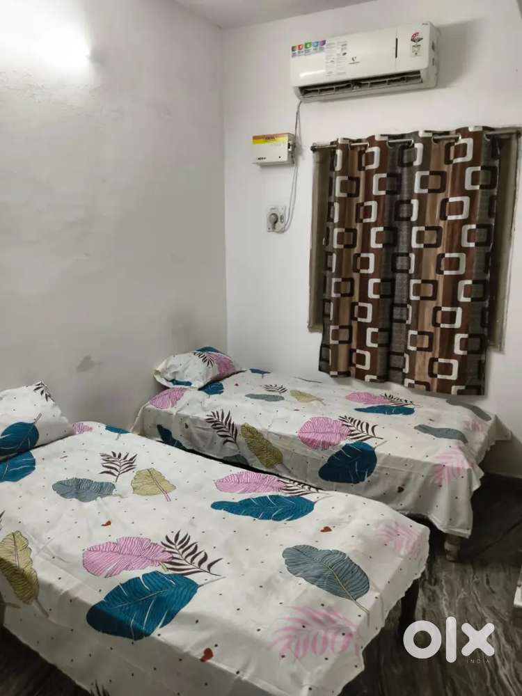 PG MEN, F.furd 1 bhk,AC,2 sharing,Nr COMMERZONE,RMZ,1PARAMOUNT,DLF,NEW