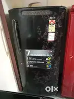£ 5 £ YEAR'S WARRANTY { FRIDGE } WASHING MACHINE { AC AVAILABLE }