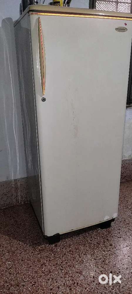 Single Door Refrigerator -220 liter