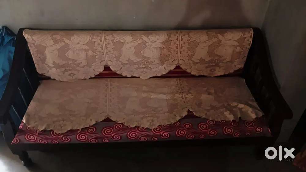 Used wooden sofa set for sale - Good condition
