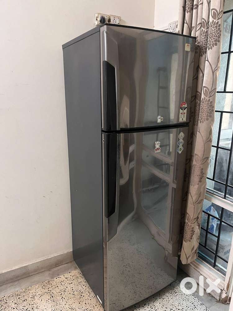 GODREJ DOUBLE DOOR FRIDGE 330 LITRES