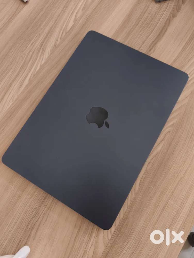 Macbook air M3 with applecare till 2027