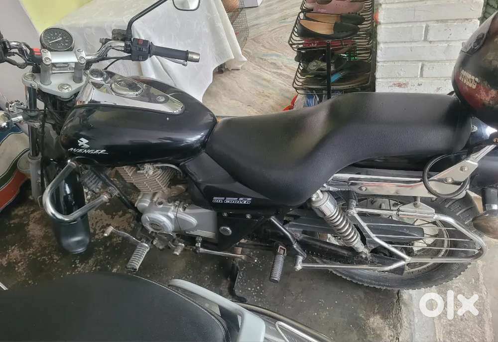 Bajaj Avenger cruise 220